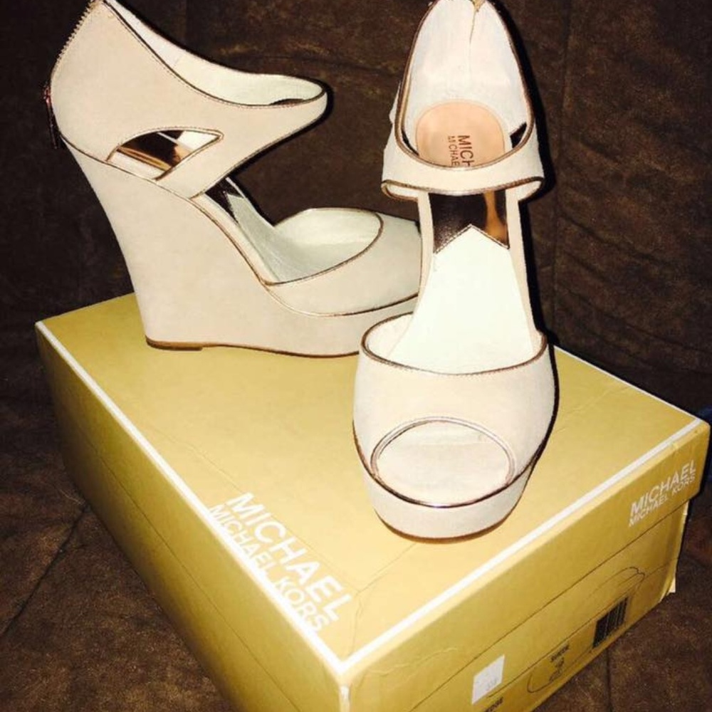 New Michael Kors Wedges. Size 8